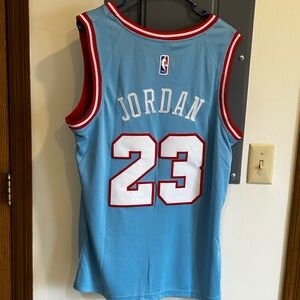 Brand new Michael Jordan Jersey Chicago Bulls Adult Large Stitched